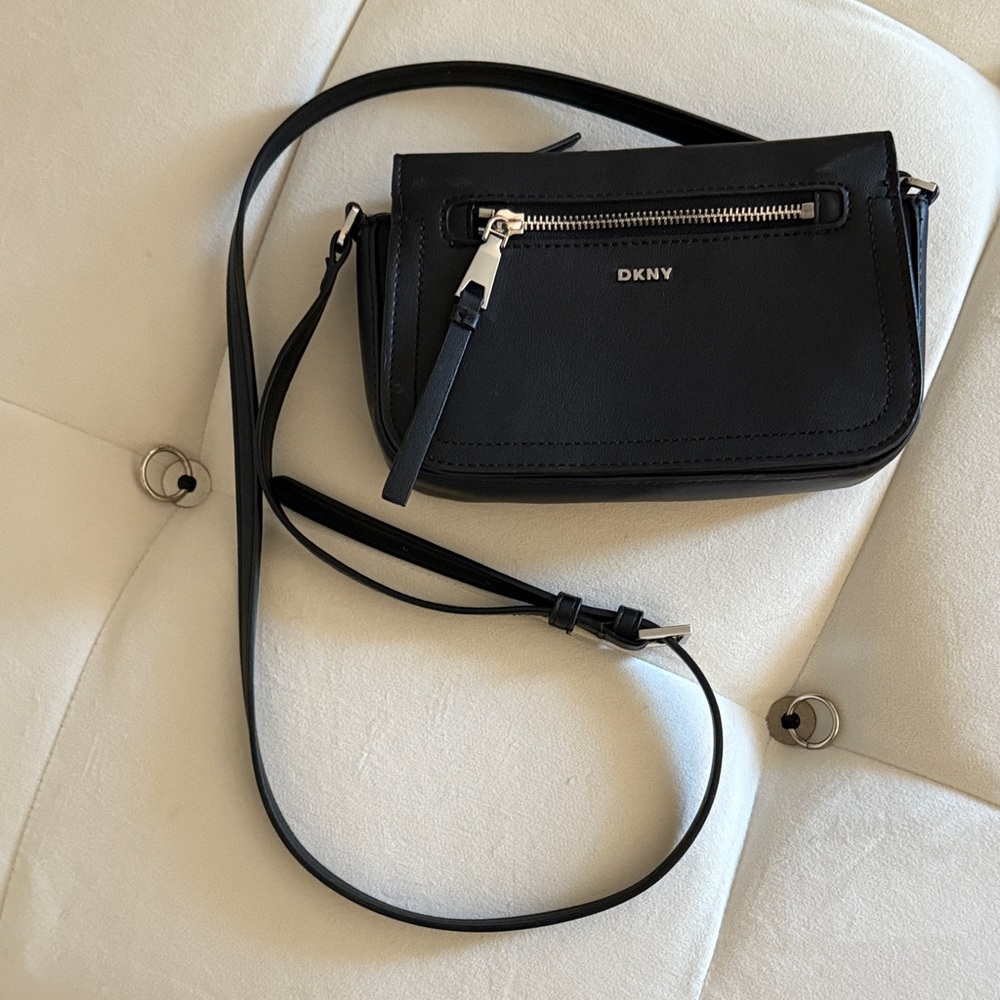 DKNY Elegant Black Crossbody Bag